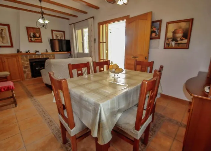 Estrelizia - Pretty With Garden And Private Pool In Villa Calp